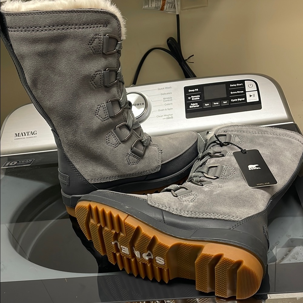Sorel Gray and Tan Winter Boots with Fur Trim